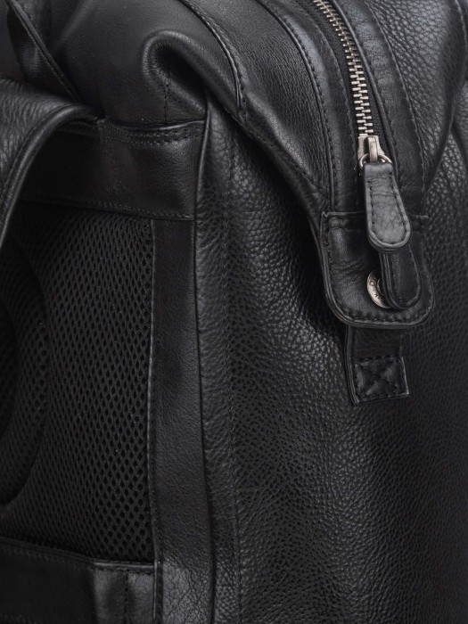 b402945-244-04 рюкзак из америки вид сбоку