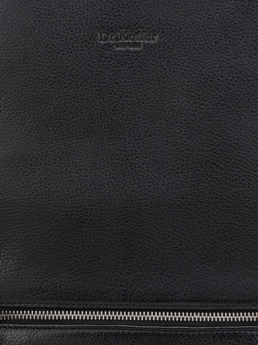 Товар черного цвета с внутренней стороны