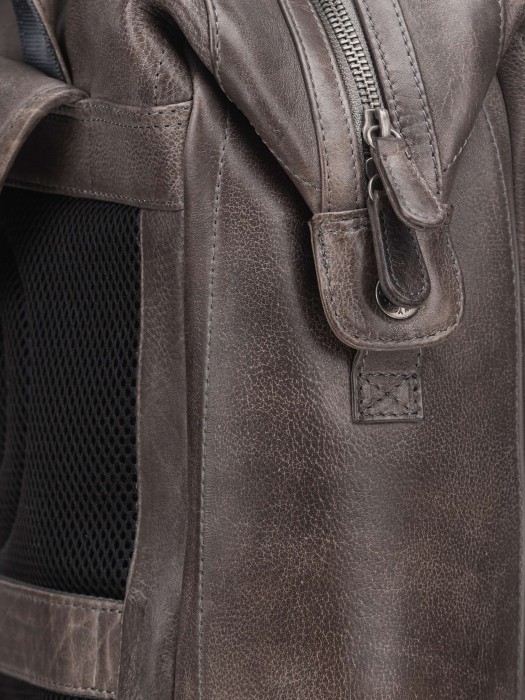 b402945-244-77 рюкзак из кожи спереди