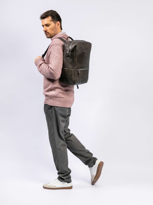 b402945-244-77 рюкзак для взрослого возраста с изнаночной стороны