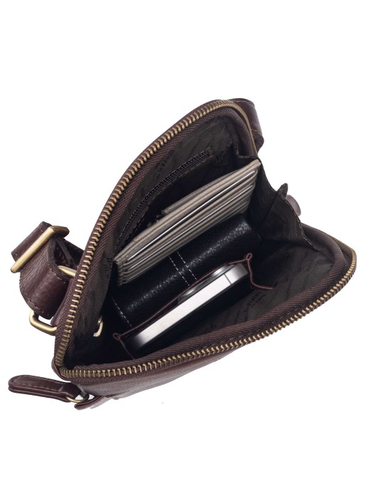 Товар коричневого цвета с внутренней стороны