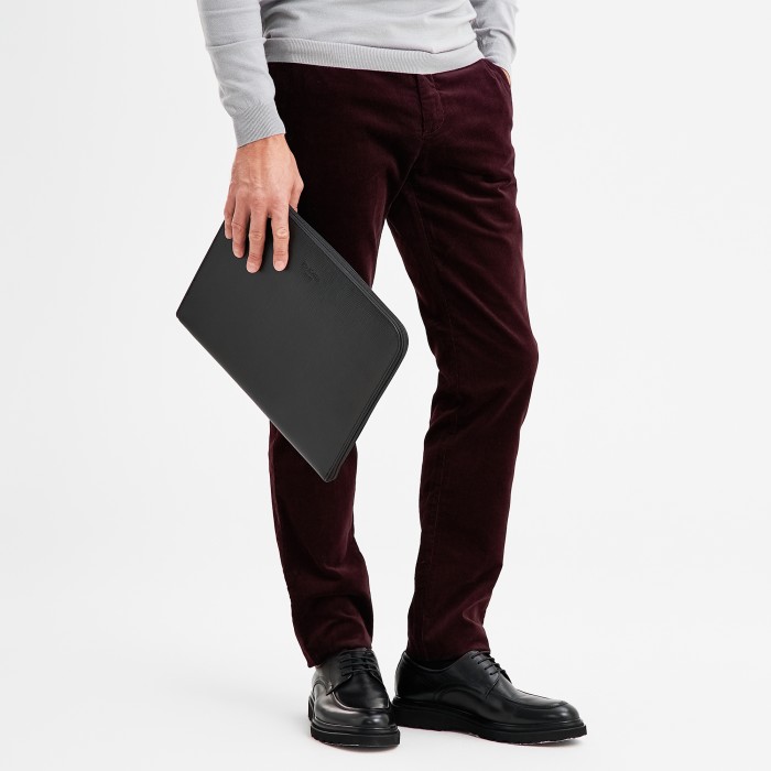 g231984-124-04 папка от бренда dr.koffer вид слева