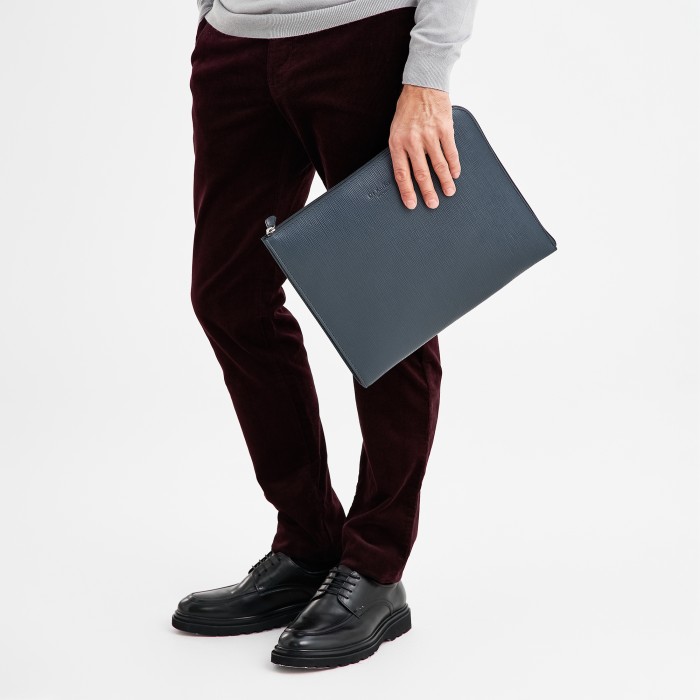 g231984-124-60 папка от бренда dr.koffer вид слева