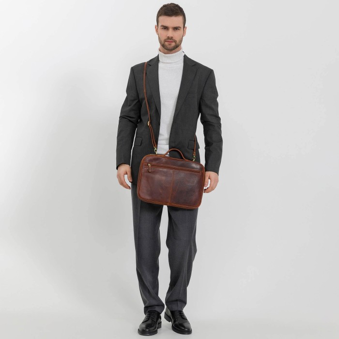 g231988-109-05 папка для взрослого возраста с изнаночной стороны