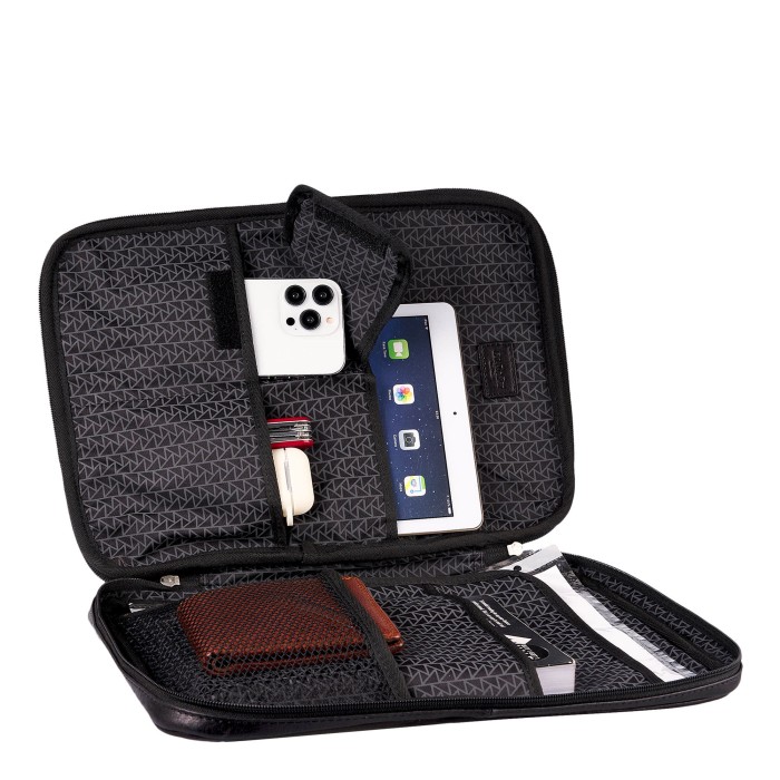 Товар черного цвета с внутренней стороны