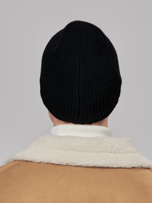 m-10198-04 шапка от бренда dr.koffer вид слева