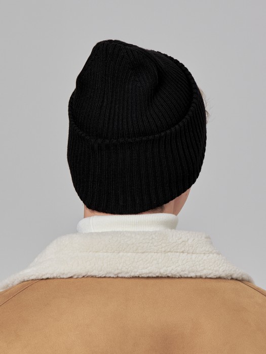 m-81011-04 шапка от бренда dr.koffer вид слева