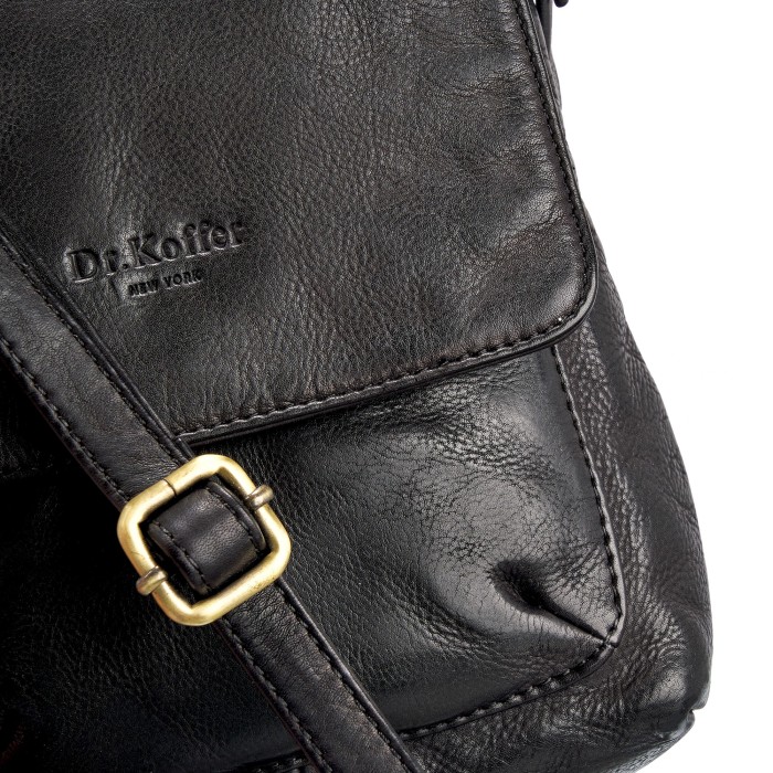 Товар черного цвета с внутренней стороны