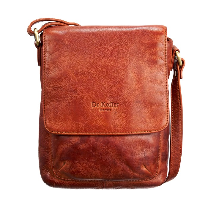 m402352-248-05 сумка через плечо от бренда dr.koffer вид слева