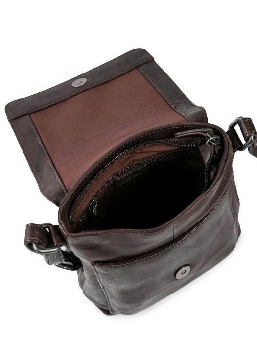 Товар коричневого цвета с внутренней стороны