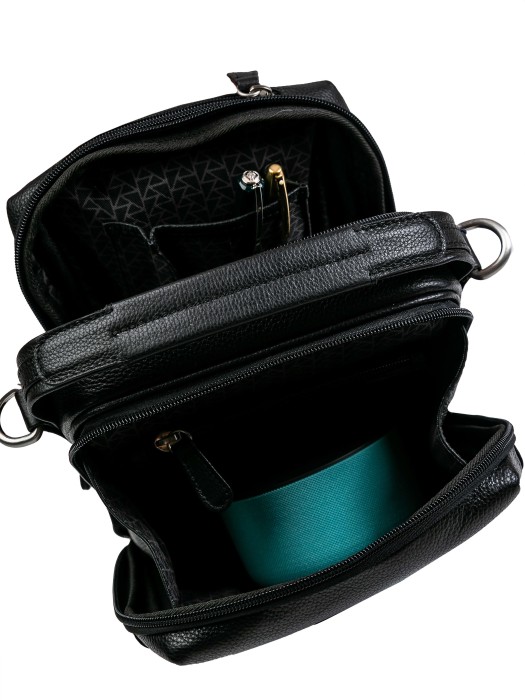 Товар черного цвета с внутренней стороны