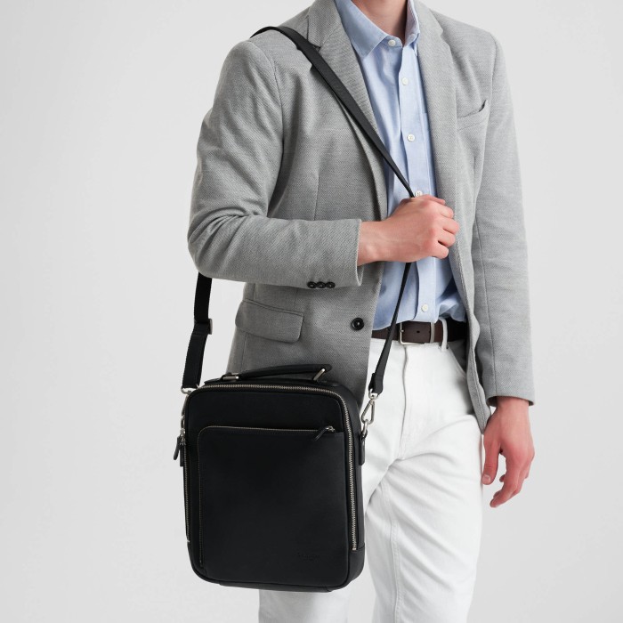 m402585-260-04 сумка через плечо повседневного стиля с лицевой стороны