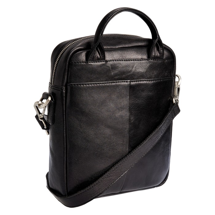 Товар черного цвета с внутренней стороны