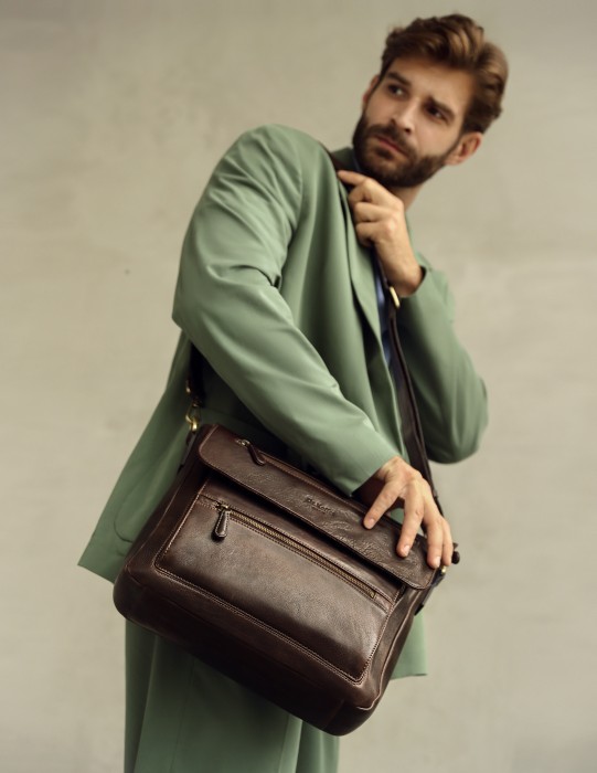 m402603-245-09 сумка для документов от бренда dr.koffer вид слева