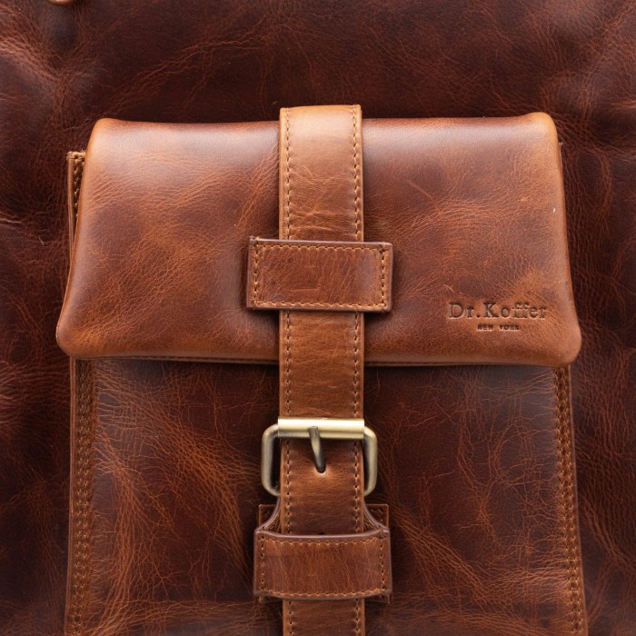 Товар коричневого цвета с внутренней стороны