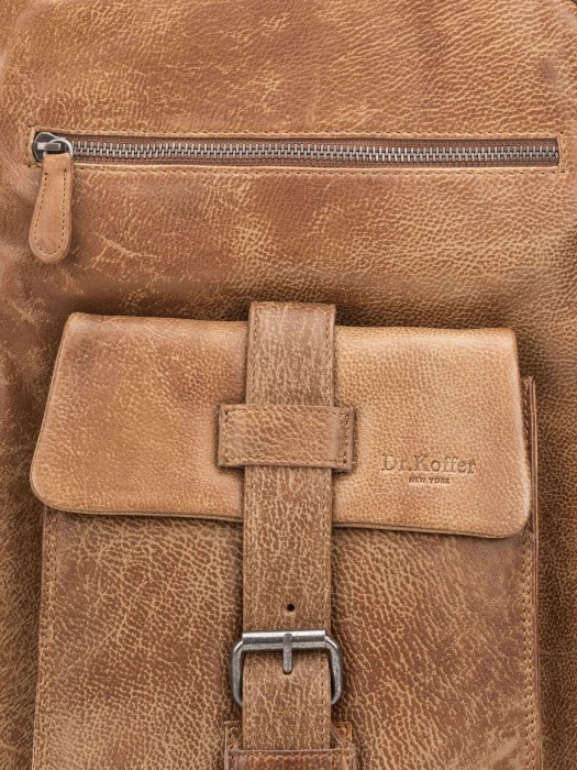 m402719-248-80-olive рюкзак из кожи спереди