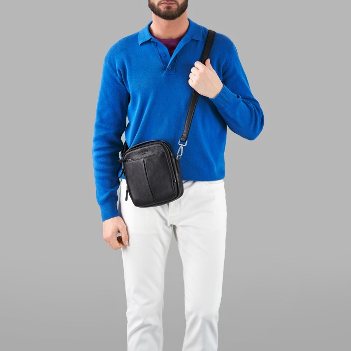 m402730-245-04 сумка через плечо от бренда dr.koffer вид слева