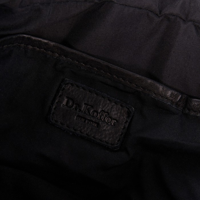 m402741-248-04 сумка через плечо от бренда dr.koffer вид слева