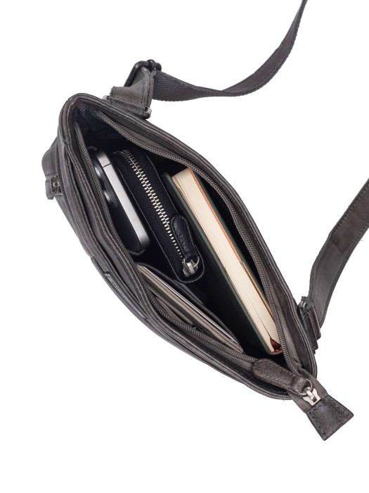 Товар серого цвета с внутренней стороны