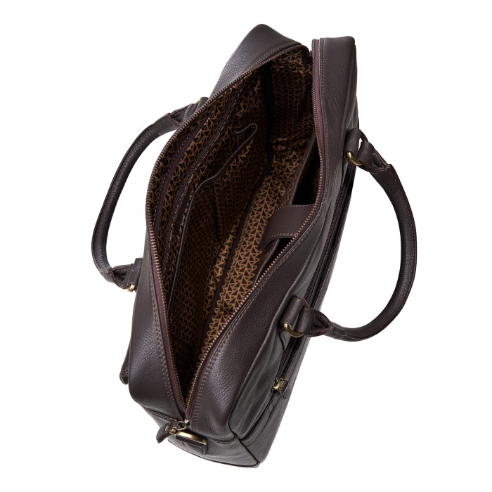 Товар коричневого цвета с внутренней стороны