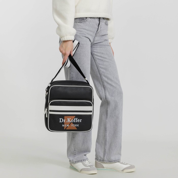 m402790-41-04_62 сумка через плечо повседневного стиля с лицевой стороны