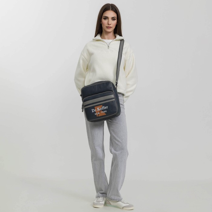 m402790-41-60_77 сумка через плечо повседневного стиля с лицевой стороны