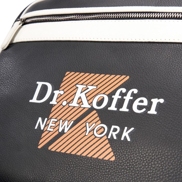 Товар черного цвета с внутренней стороны