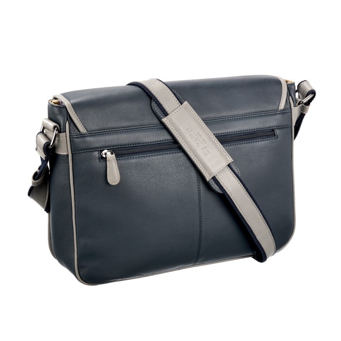 m402793-41-60_77 сумка для документов по цене 26700 руб вид справа