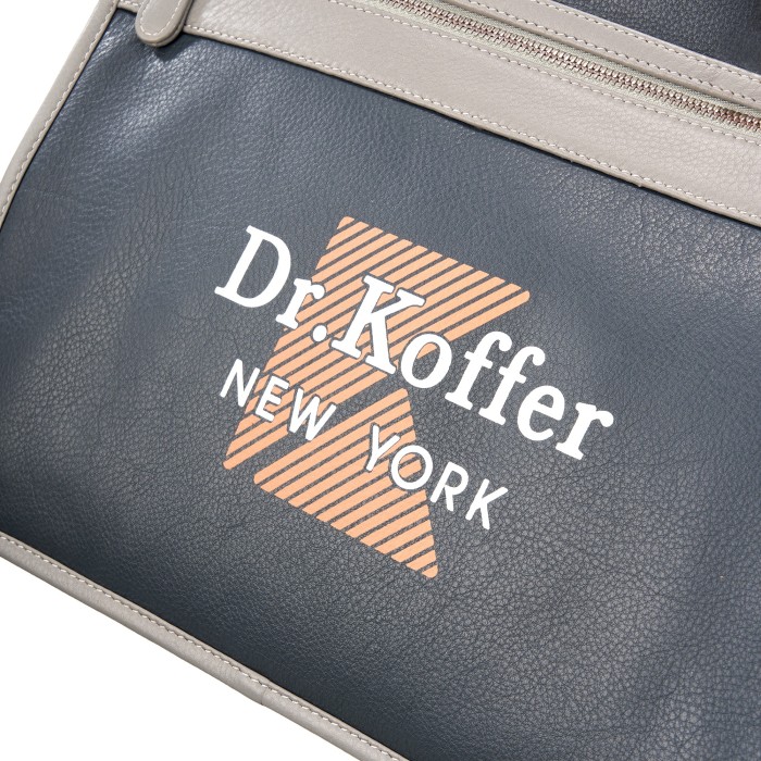 Товар синего цвета с внутренней стороны