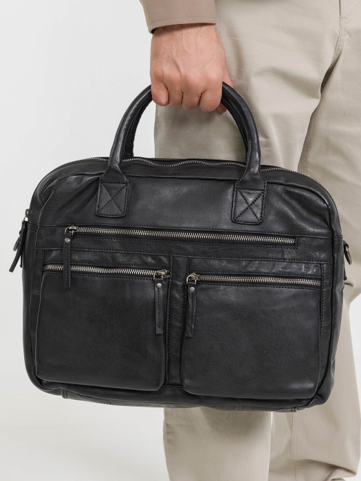 Товар черного цвета с внутренней стороны