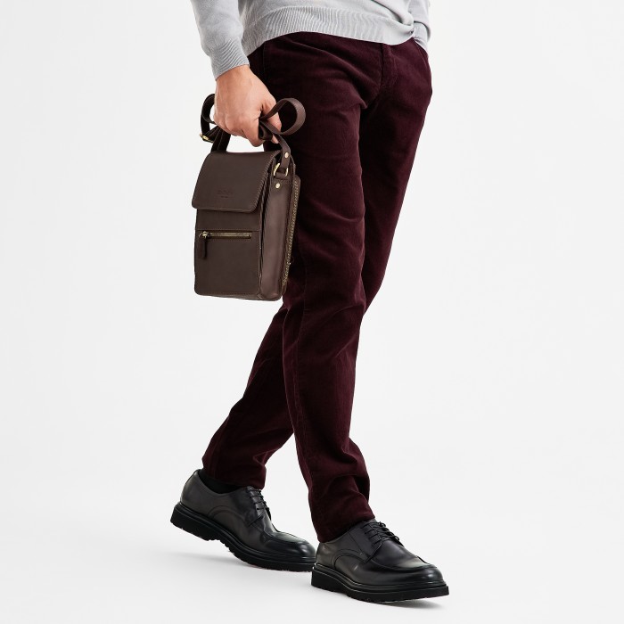 m402803-247-09 сумка через плечо от бренда dr.koffer вид слева