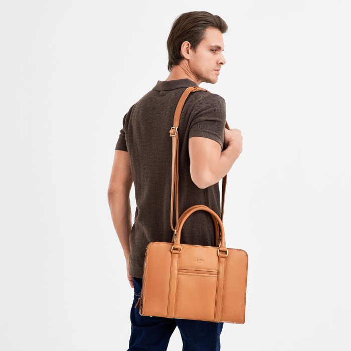 m402806-247-05 сумка для документов по цене 42900 руб вид справа