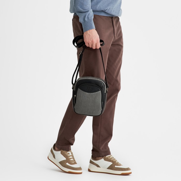 m402822-154-77_04 сумка через плечо от бренда dr.koffer вид слева