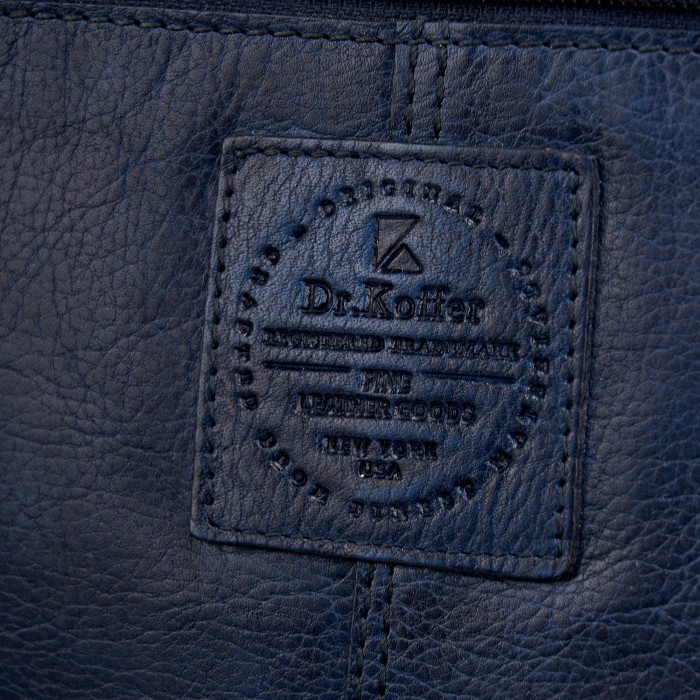 Товар синего цвета с внутренней стороны