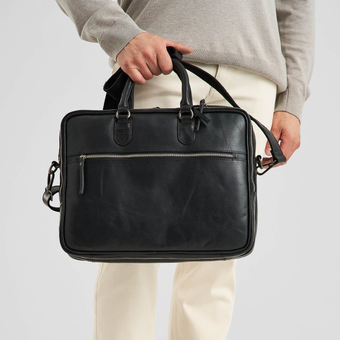 Товар с артикулом M402843-111-04 вид сзади