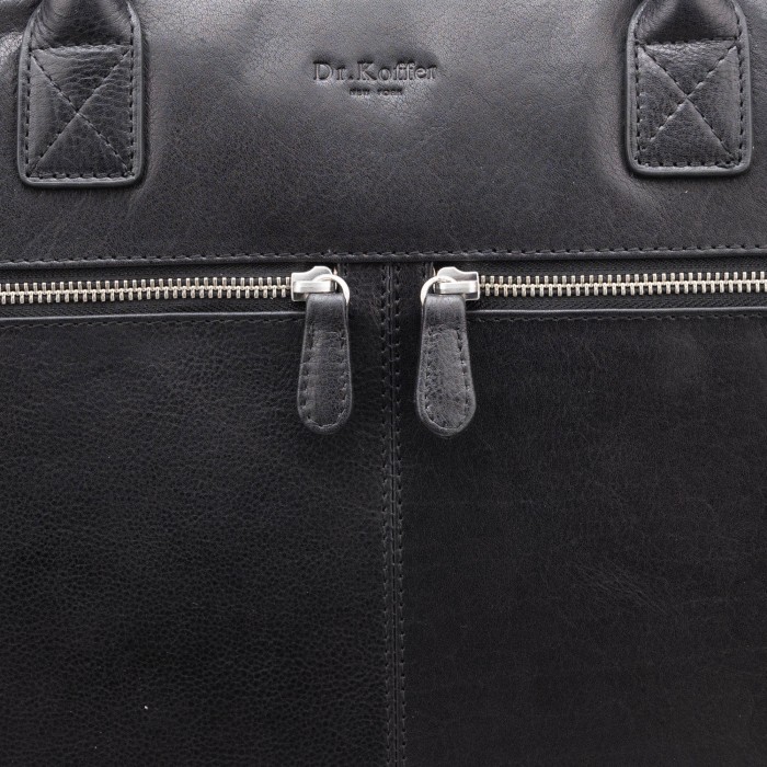 Товар черного цвета с внутренней стороны