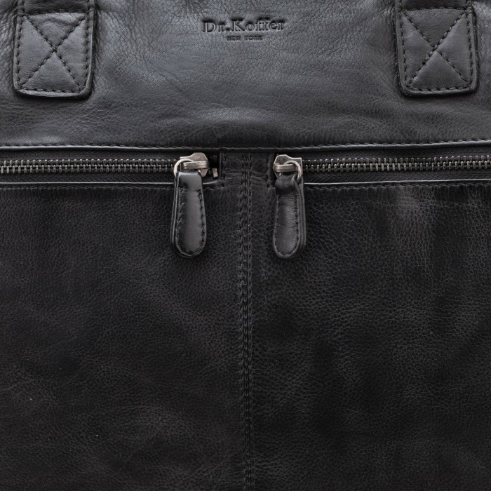 Товар черного цвета с внутренней стороны