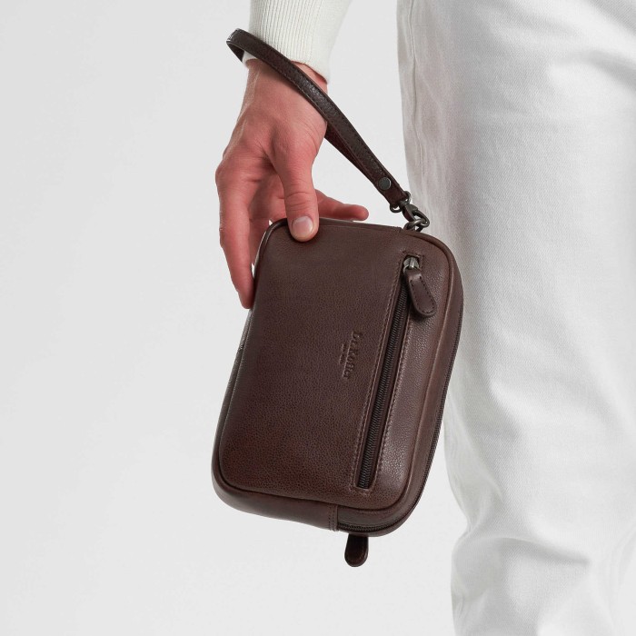 m402856-154-09 сумка-визитка из кожи спереди