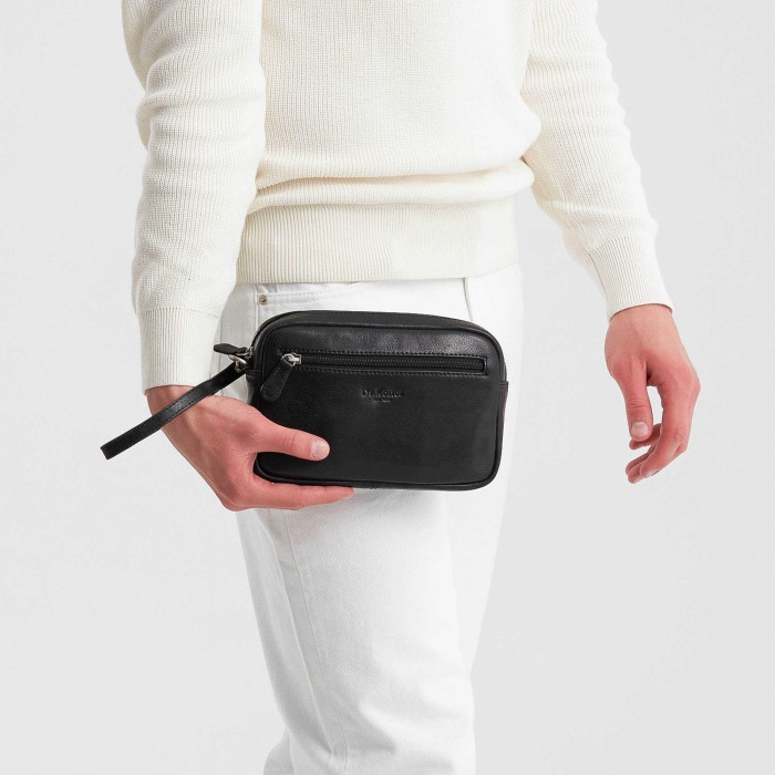 Товар черного цвета с внутренней стороны