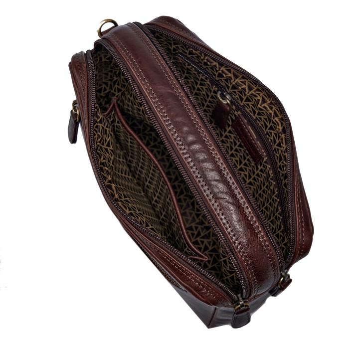 m402857-245-09 сумка-визитка от бренда dr.koffer вид слева