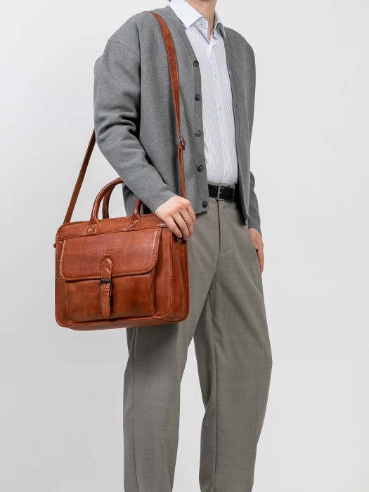 Товар коричневого цвета с внутренней стороны