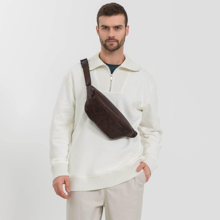 m402860-248-09 сумка поясная повседневного стиля с лицевой стороны