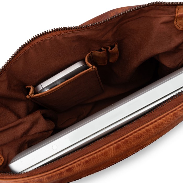 Товар коричневого цвета с внутренней стороны