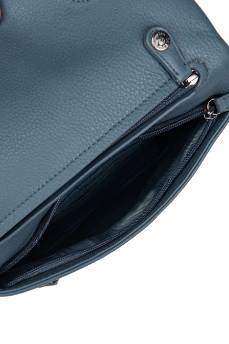 Товар голубого цвета с внутренней стороны