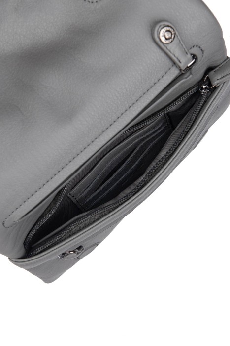 Товар серого цвета с внутренней стороны