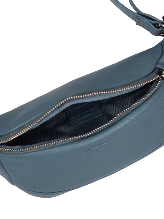 Товар голубого цвета с внутренней стороны