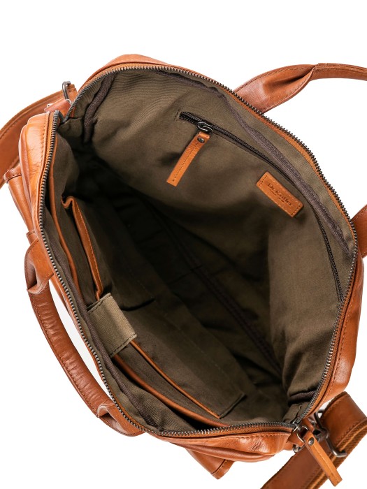 Товар коричневого цвета с внутренней стороны