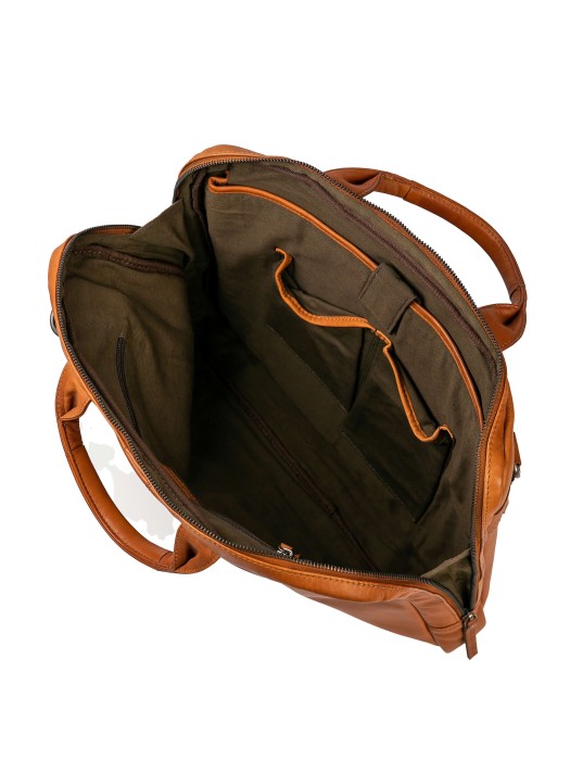 Товар коричневого цвета с внутренней стороны