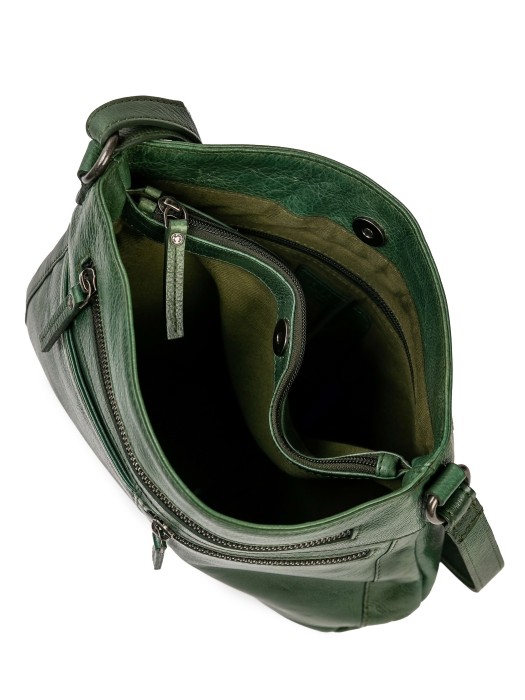 Товар зеленого цвета с внутренней стороны