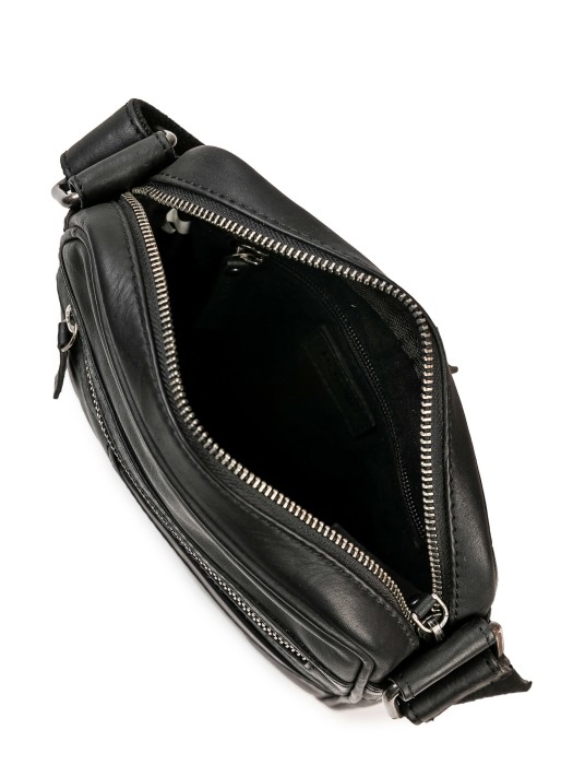 Товар черного цвета с внутренней стороны